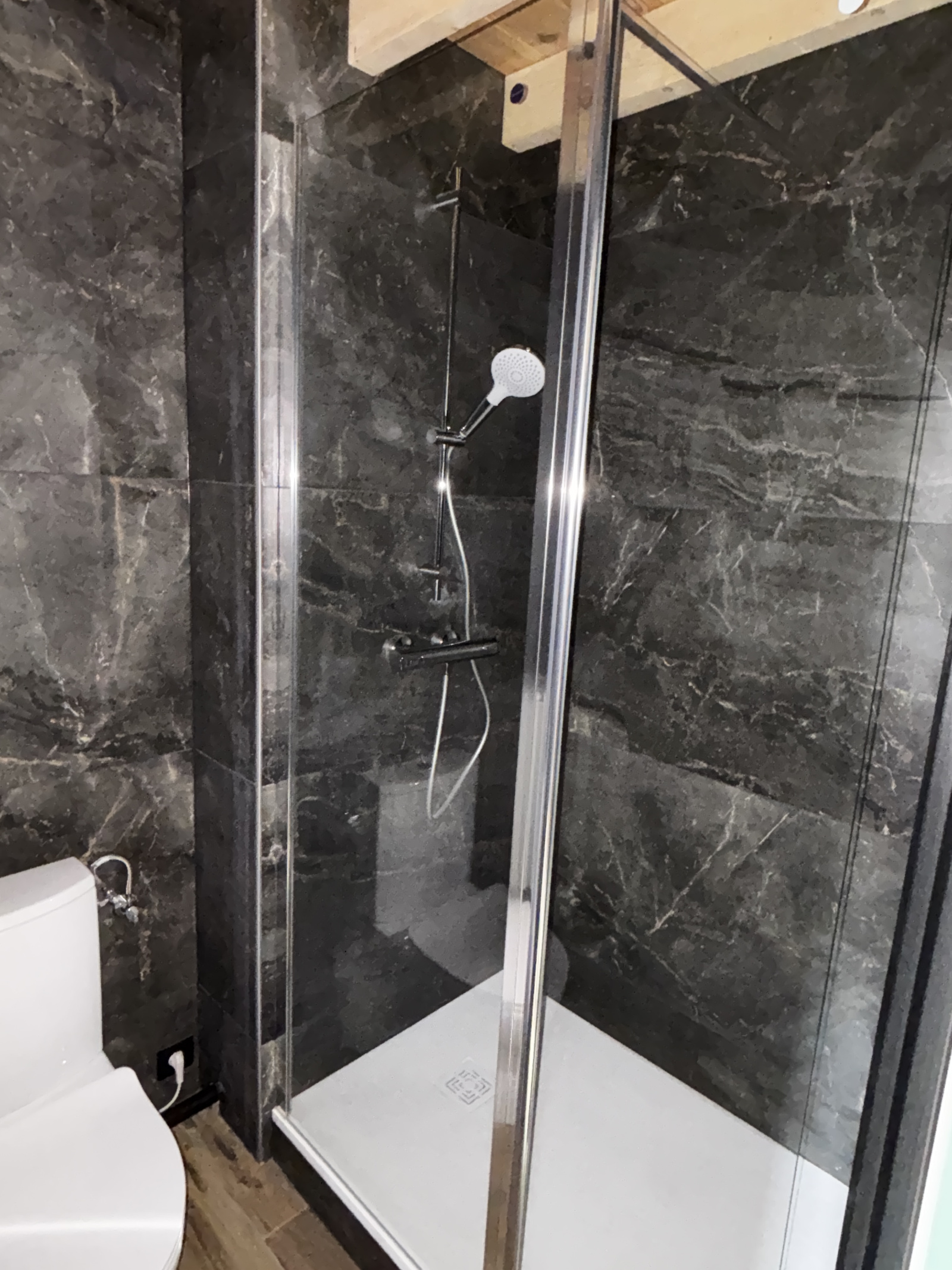 Image_9, Studio, Gérardmer, ref :486T-13